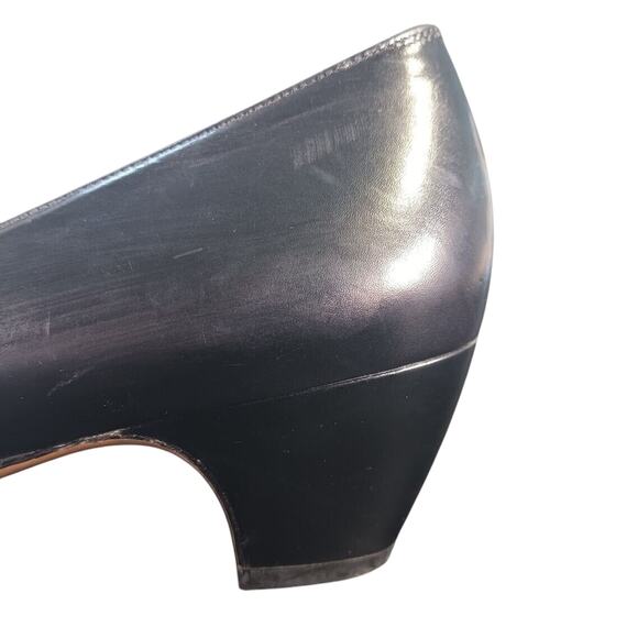 Salvatore Ferragamo Low Heel Pumps Two-Toned Rounded Toe | 10 AAA - Picture 5 of 12